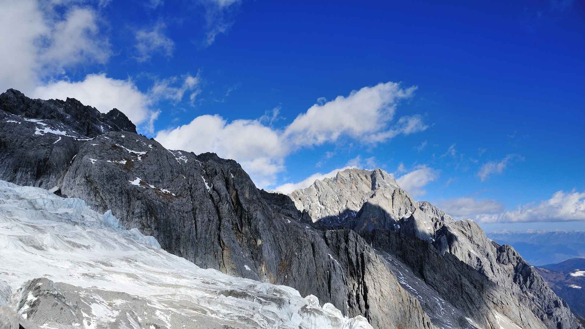 https://www.canva.com/photos/MADA_cfNjEo/
